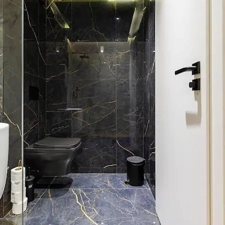 Style And Luxury 10mins Center Apartment *