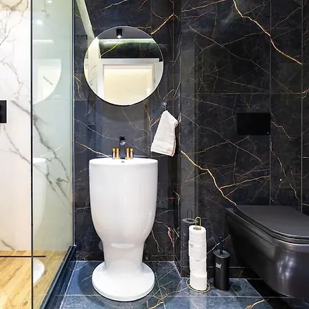Style And Luxury 10mins Center *